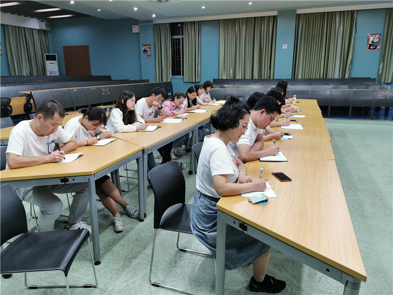 201909102019年洪山高中青年教师课堂教学研究会 (5).jpg