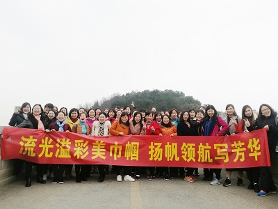 绿道入口合影留念.jpg